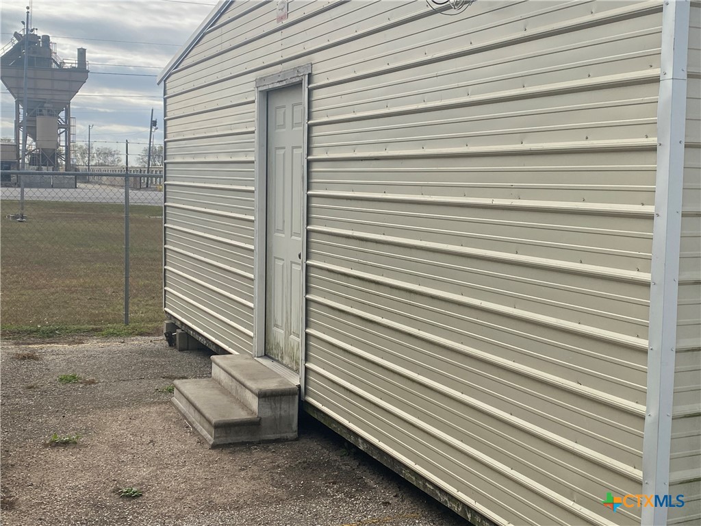 4906 Houston Highway