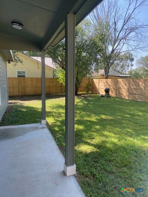 A home in Luling