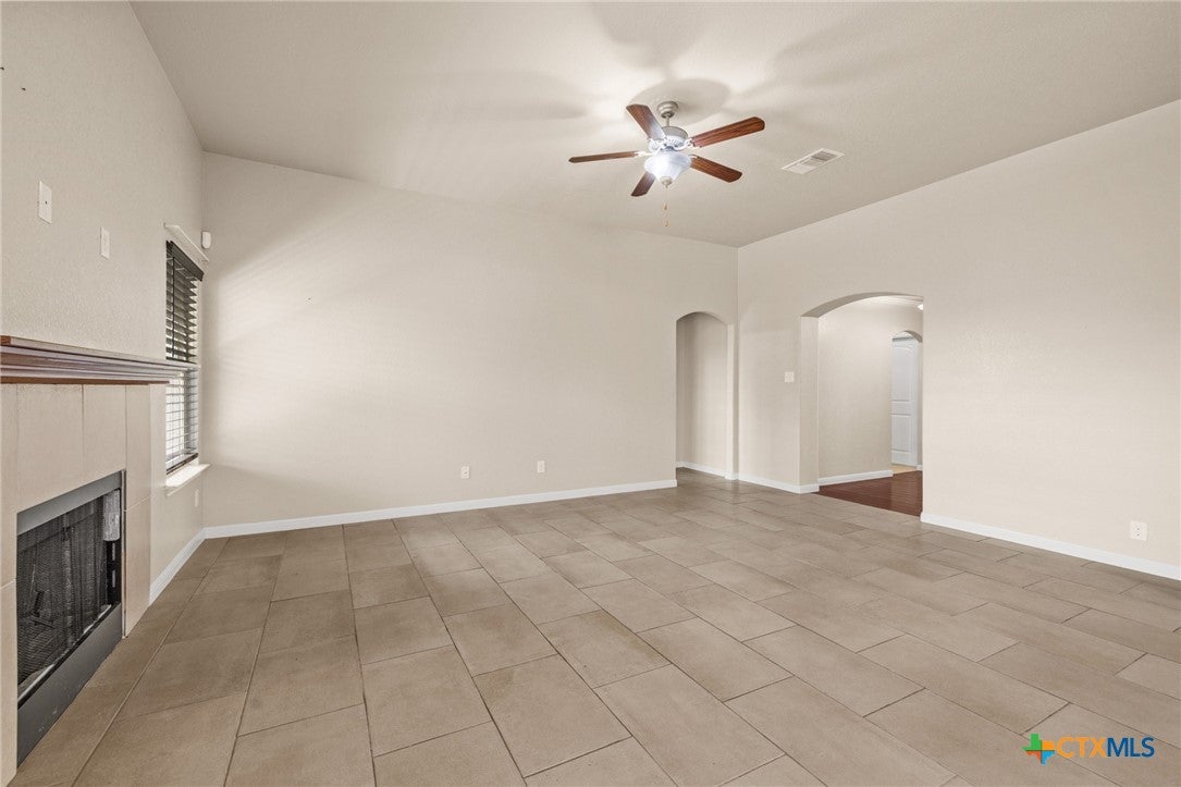 604 W Vega Lane