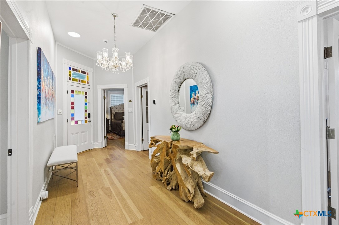 306 W Stayton Avenue