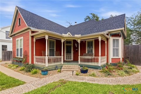306 W Stayton Avenue Victoria TX 77901
