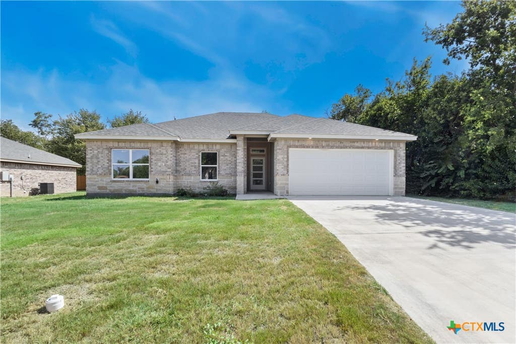 Photo of 218 W Ruby Road, Harker Heights, TX 76548 (MLS # 622651)