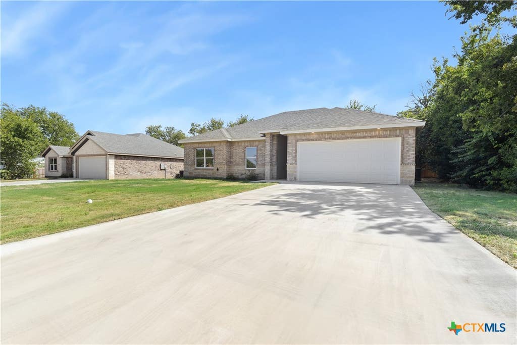 Photo of 218 W Ruby Road, Harker Heights, TX 76548 (MLS # 622651)