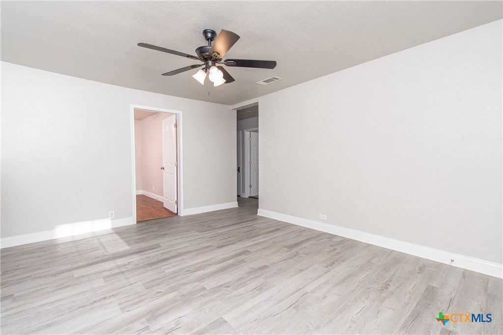 Photo of 803 N 8th Street, Temple, TX 76501 (MLS # 616910)