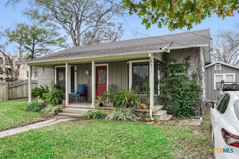 A home in Yoakum