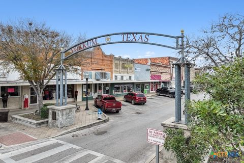 A home in Yoakum