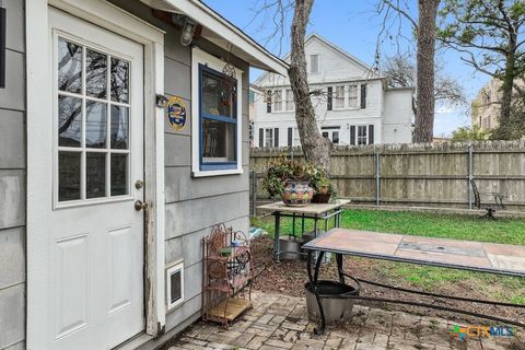 A home in Yoakum