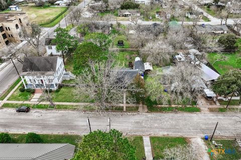 A home in Yoakum