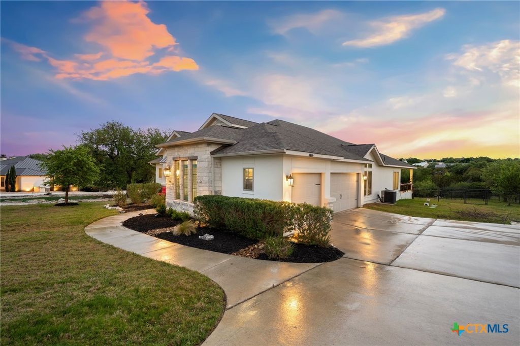 Photo of 1186 Diretto Drive, New Braunfels, TX 78132 (MLS # 609131)