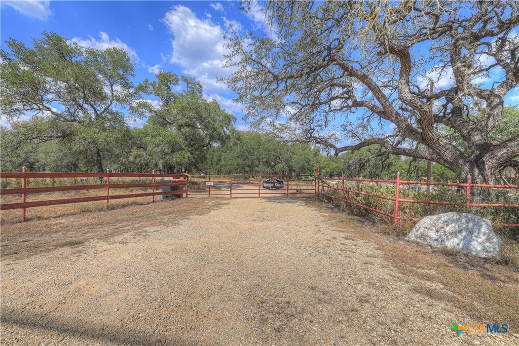 Photo of 2011 Mustang Lane, San Marcos, TX 78666 (MLS # 594511)