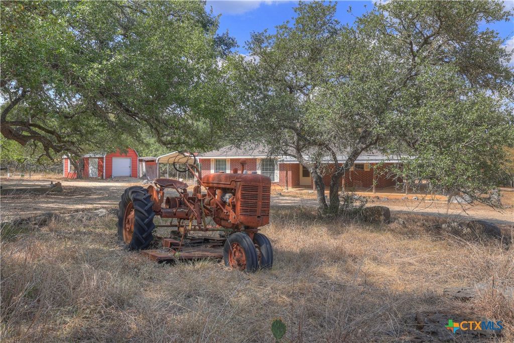 Photo of 2011 Mustang Lane, San Marcos, TX 78666 (MLS # 594511)