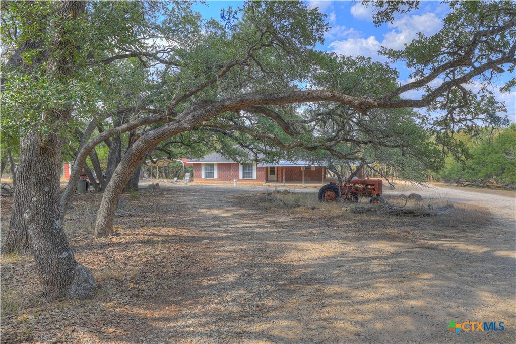 Photo of 2011 Mustang Lane, San Marcos, TX 78666 (MLS # 594511)