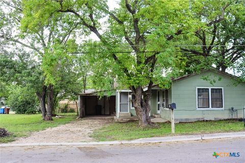 Photo of 803 3rd Street, Lockhart, TX 78644 (MLS # 615017)