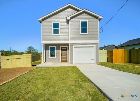 Photo of 303 Cedarhill Drive, Marble Falls, TX 78654 (MLS # 599570)