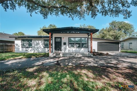 Photo of 2605 N Ben Jordan Street, Victoria, TX 77901 (MLS # 618828)