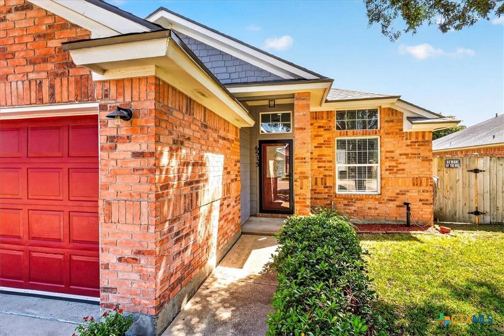 Photo of 6513 Orangetip Drive, Corpus Christi, TX 78414 (MLS # 621334)