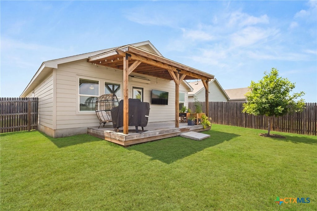 Photo of 9129 Navarro Vista, Seguin, TX 78155 (MLS # 617526)
