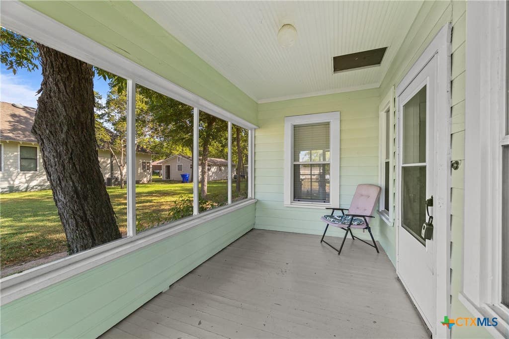 Photo of 210 Pecan Street, Yoakum, TX 77995 (MLS # 622636)