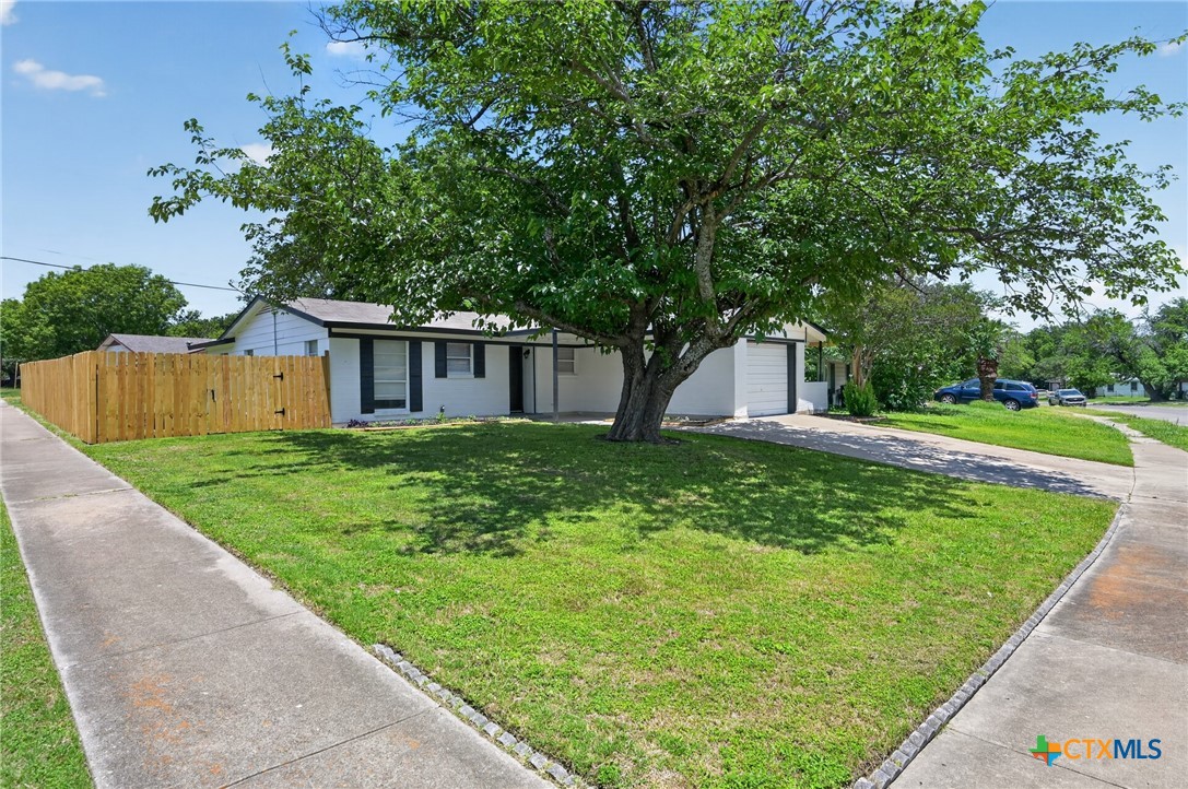 1525 Meadow Drive