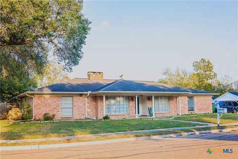 Photo of 111 Dover Dell, Victoria, TX 77904 (MLS # 599497)