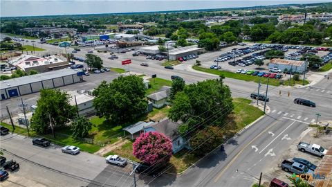 180/1045 S Business 35/Castell New Braunfels TX 78130