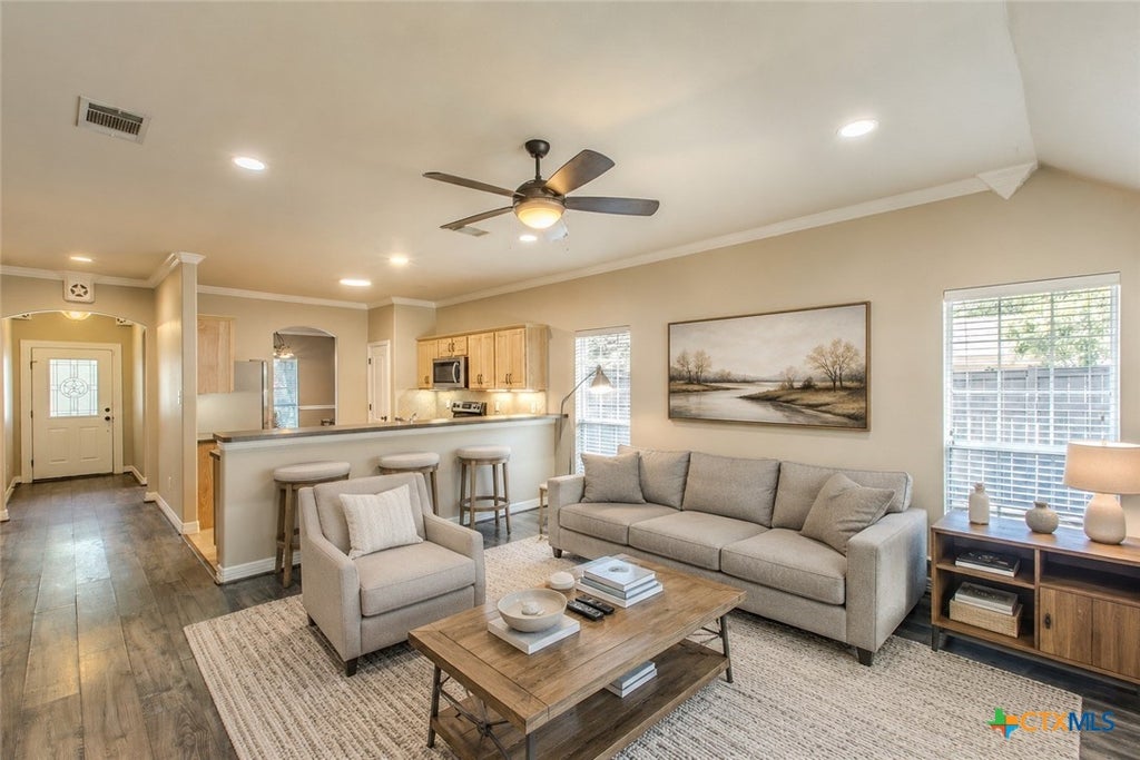 Photo of 1302 N Wall Street, Belton, TX 76513 (MLS # 621378)