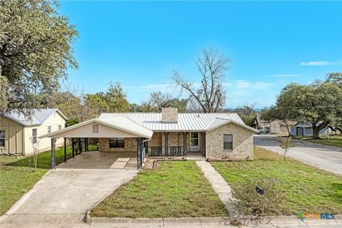 Photo of 501 N Ridge Street, Lampasas, TX 76550 (MLS # 599316)