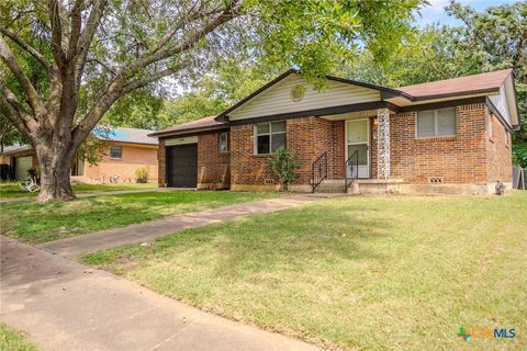 Photo of 1204 Cedar Drive, Killeen, TX 76543 (MLS # 603917)