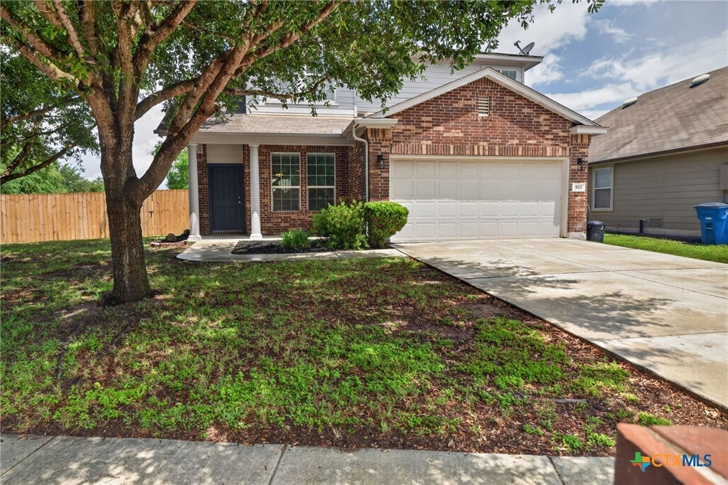 Photo of 918 Lauren Street, New Braunfels, TX 78130 (MLS # 616198)