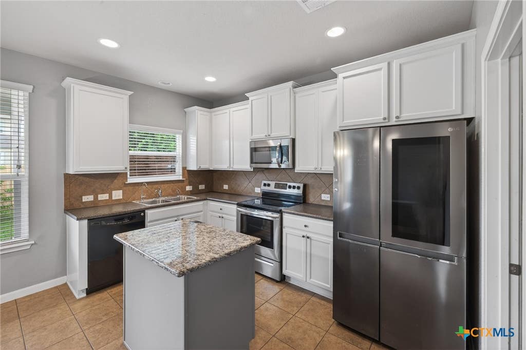 Photo of 918 Lauren Street, New Braunfels, TX 78130 (MLS # 616198)