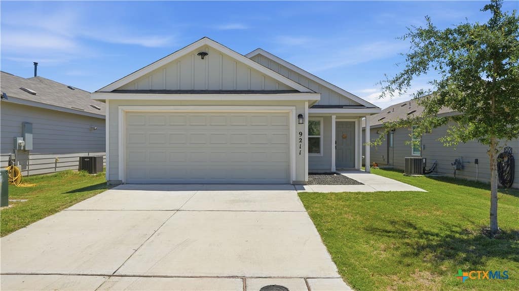 Photo of 9211 Navarro Vista, Seguin, TX 78155 (MLS # 607079)