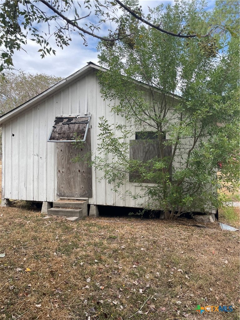 415 W Hamilton St.