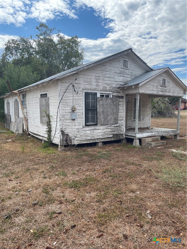 415 W Hamilton St.