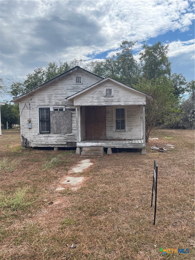 415 W Hamilton St.