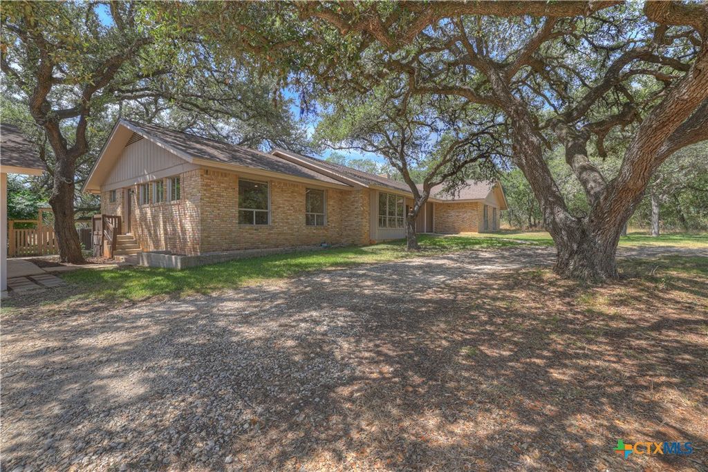 Photo of 909 Palomino Lane, San Marcos, TX 78666 (MLS # 592405)