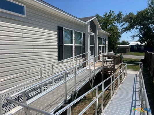 302 ANTIOCH ST, YOAKUM, TX 77995 - Image e1f66ebc1a6adc7f4e1bfb688080eb5a/2471930217