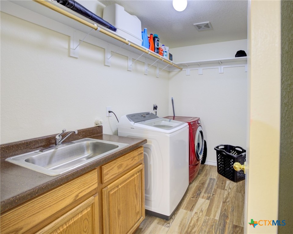 Schertz, Texas 78108, United States, 3 Bedrooms Bedrooms, ,3 BathroomsBathrooms,Residential,Active,249191