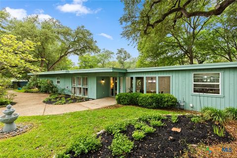 Photo of 2422 Marlandwood Road, Temple, TX 76502 (MLS # 612404)