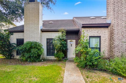 Photo of 101 Maplewood Drive #7, Victoria, TX 77901 (MLS # 622186)