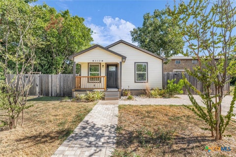 Photo of 313 E Texas Avenue, Killeen, TX 76541 (MLS # 626254)