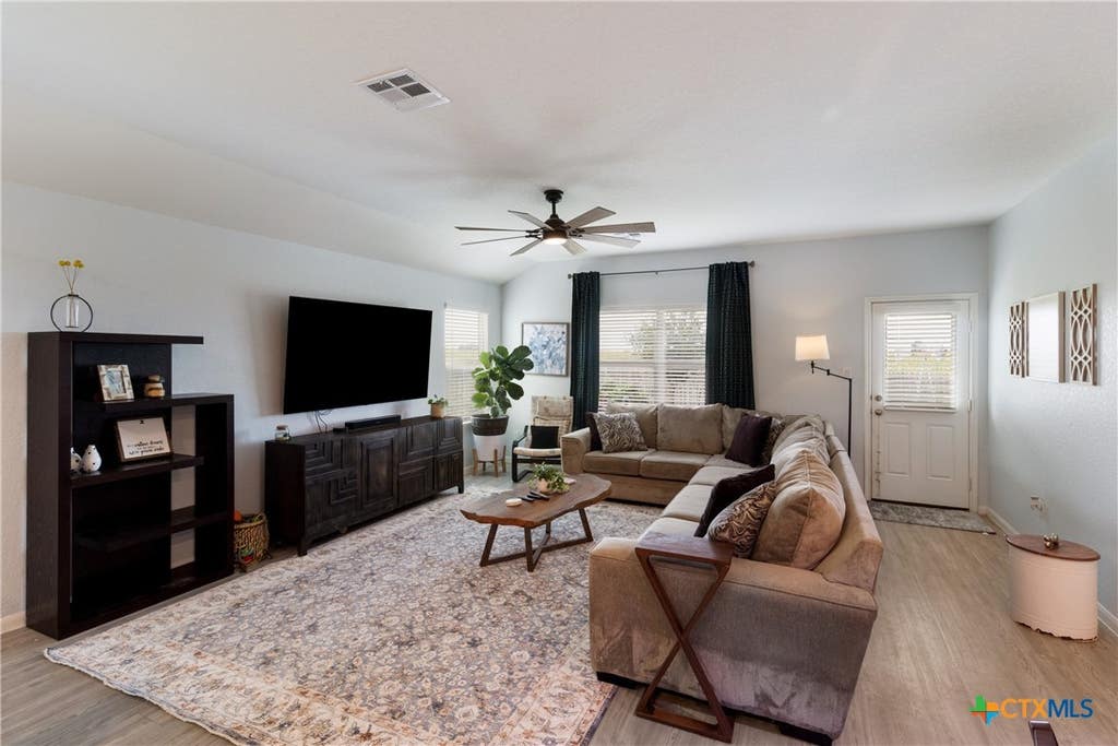 Photo of 337 Cordova Crossing, Seguin, TX 78155 (MLS # 584770)