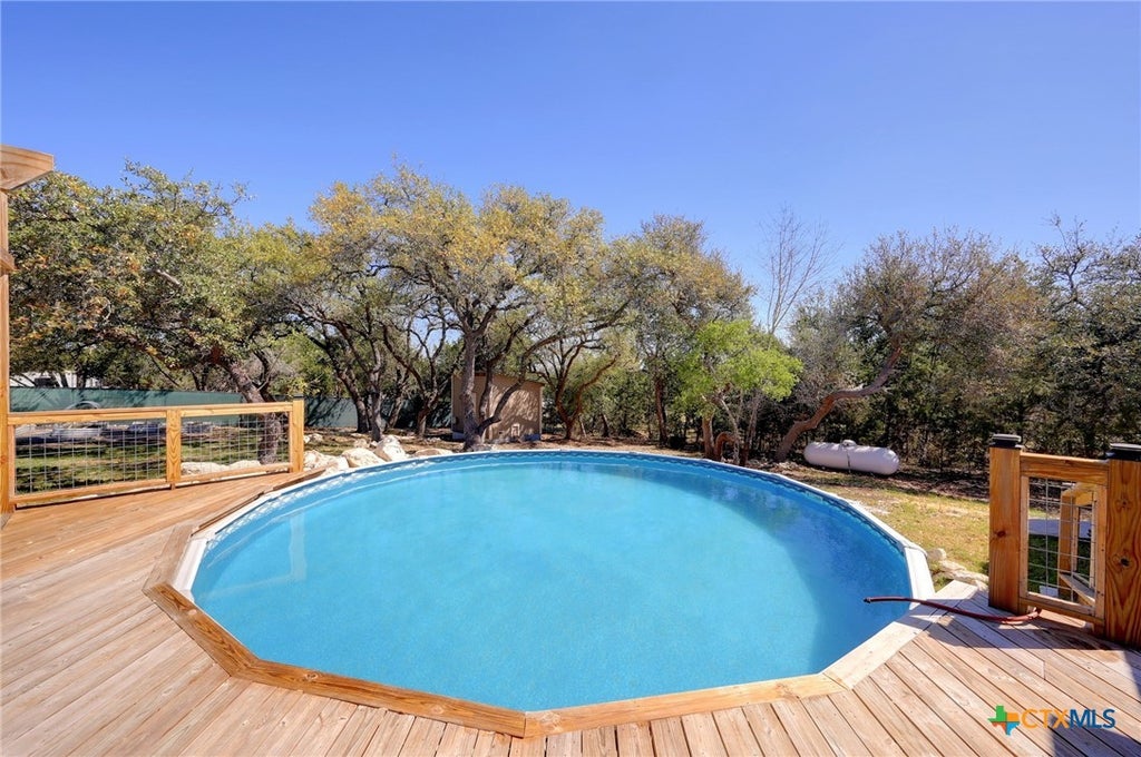 Photo of 141 Arnold Drive, Canyon Lake, TX 78133 (MLS # 615113)