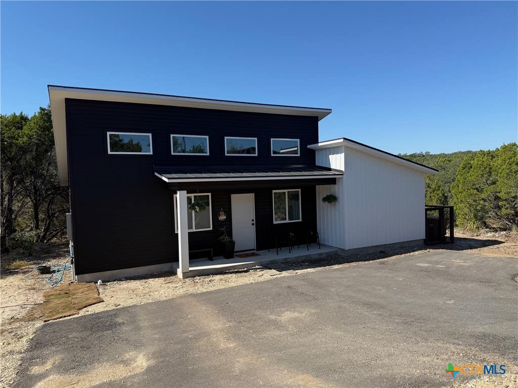 Photo of 252 Lexington Pass, Canyon Lake, TX 78133 (MLS # 597346)