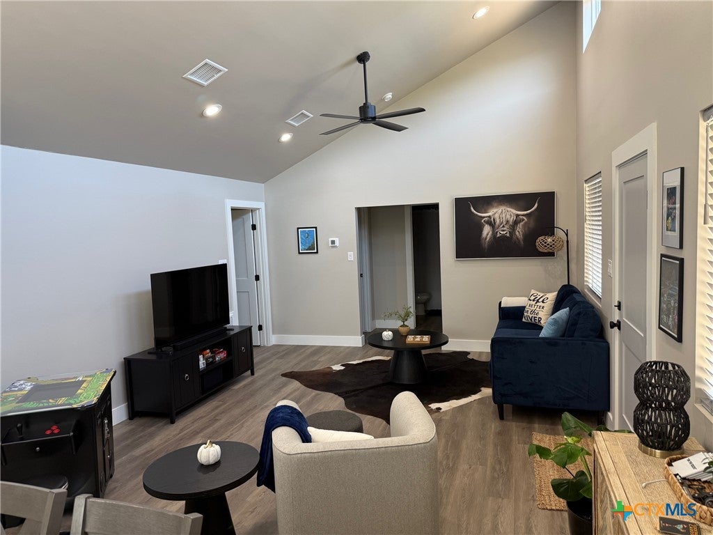 Photo of 252 Lexington Pass, Canyon Lake, TX 78133 (MLS # 597346)