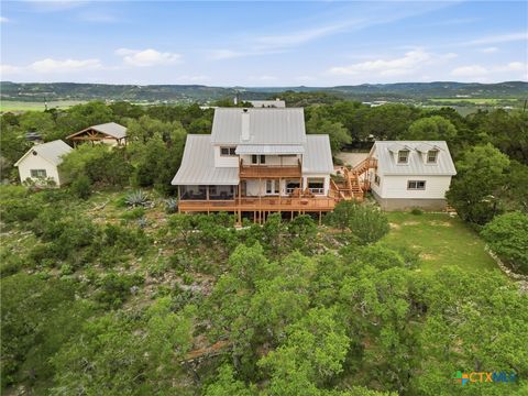 Photo of 2522 Summit Drive, New Braunfels, TX 78132 (MLS # 612580)