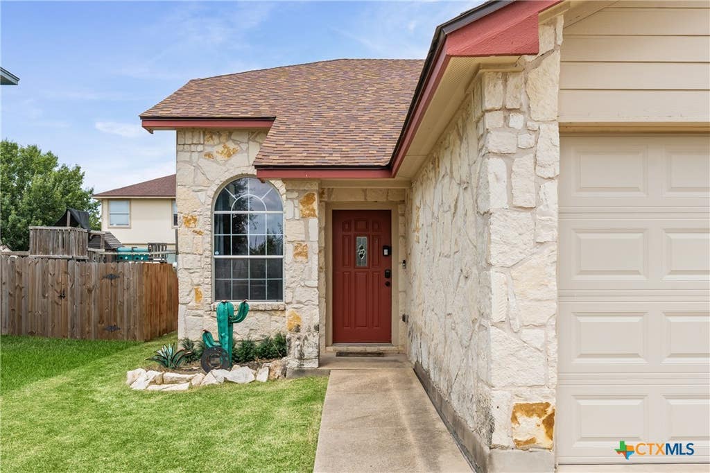 Photo of 9804 River Land Court, Temple, TX 76502 (MLS # 623096)