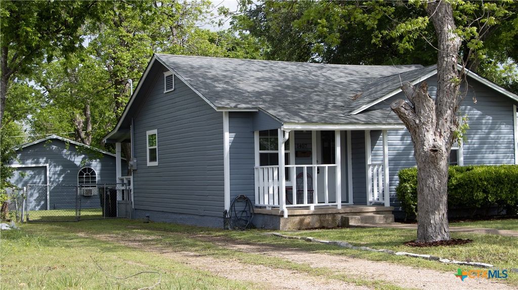 Photo of 1407 S 7th Street, Temple, TX 76504 (MLS # 610348)