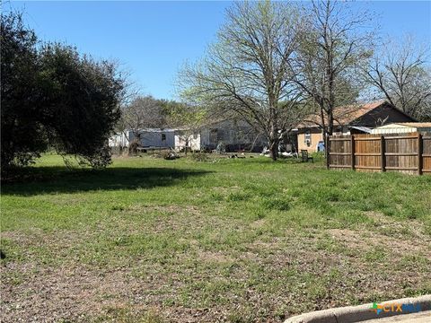 404 Hamilton Street Cuero TX 77954