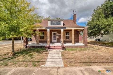 116 S Cypress Avenue Luling TX 78648