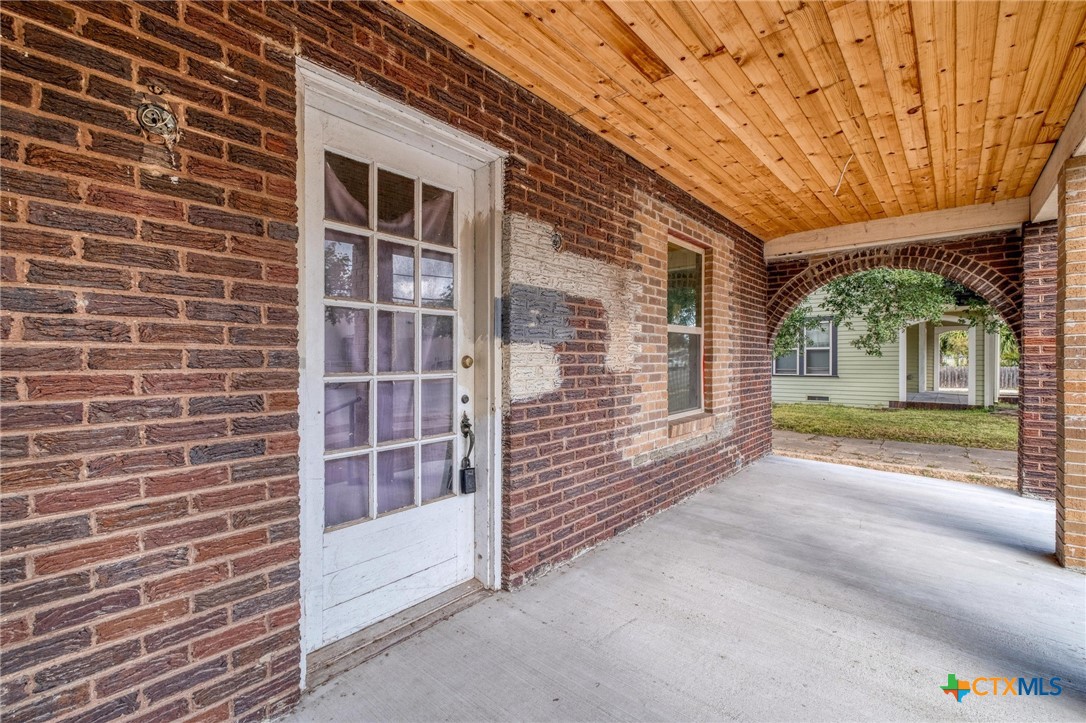 116 S Cypress Avenue